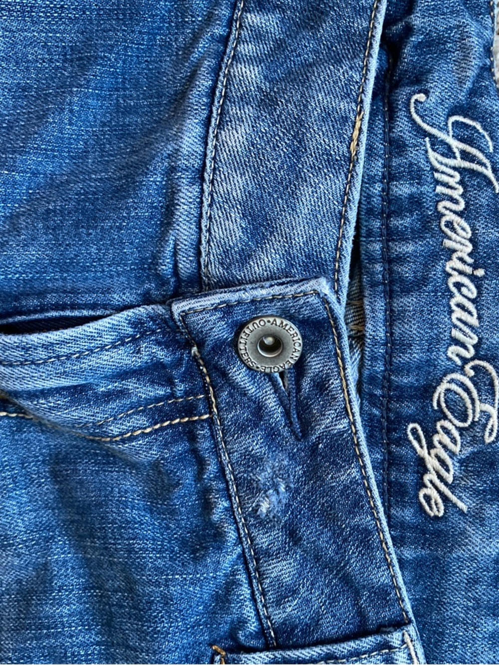 American Eagle Women's Medium Blue Favorite Boyfriend Jeans Size 12 Long - Picture 3 of 4
